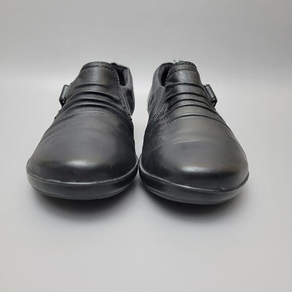 Clarks Collection Womens Flats Size 7.5 M Black Loafer Soft Cushion Pleated - Picture 5 of 9